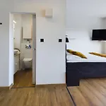Apartament Bright In Downtown By Renters