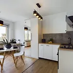 Bright In Downtown By Renters * Warszawa