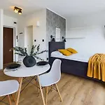 Bright In Downtown By Renters